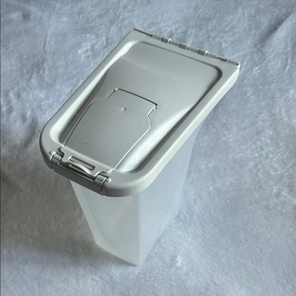Plastic Pet Food Storage Container